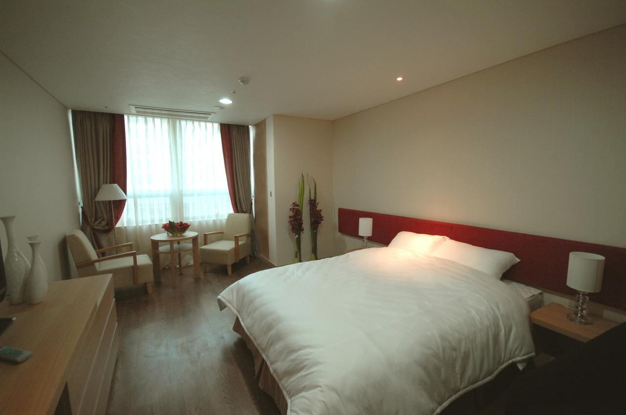 Ramada Hotel And Suites Seoul Namdaemun Exterior photo
